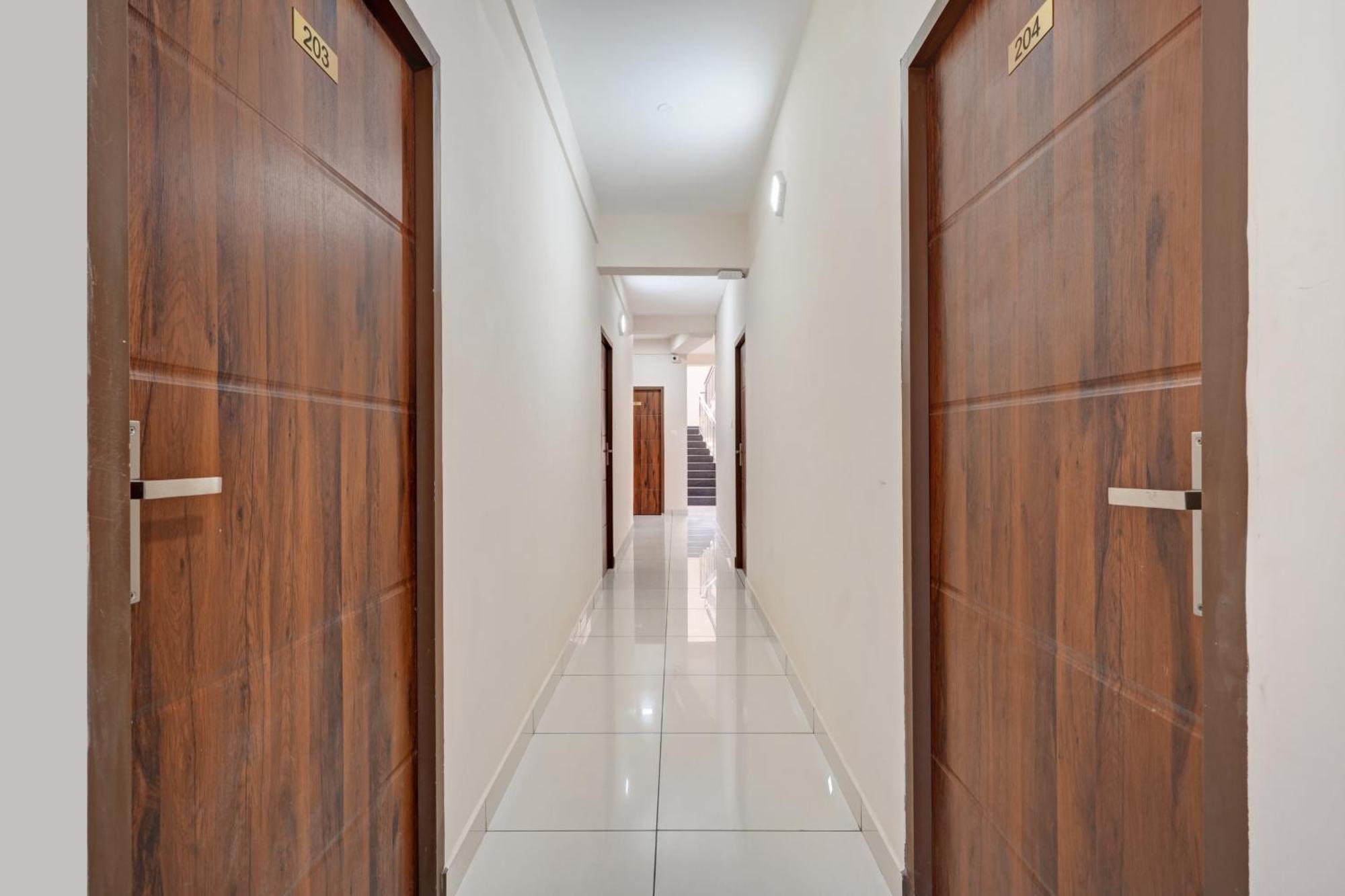 Gypsy Hotel Cusat Kochi Extérieur photo