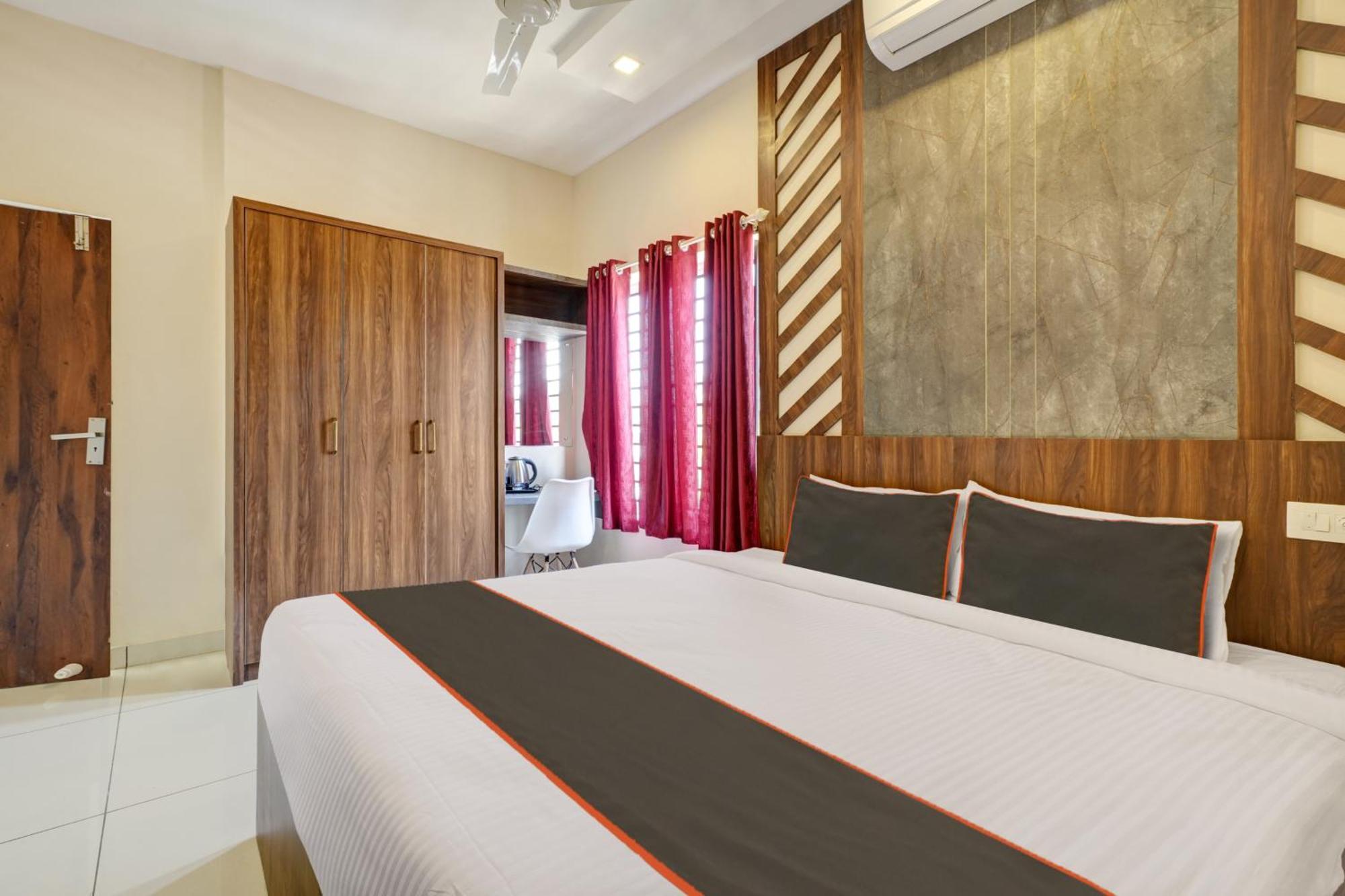 Gypsy Hotel Cusat Kochi Extérieur photo