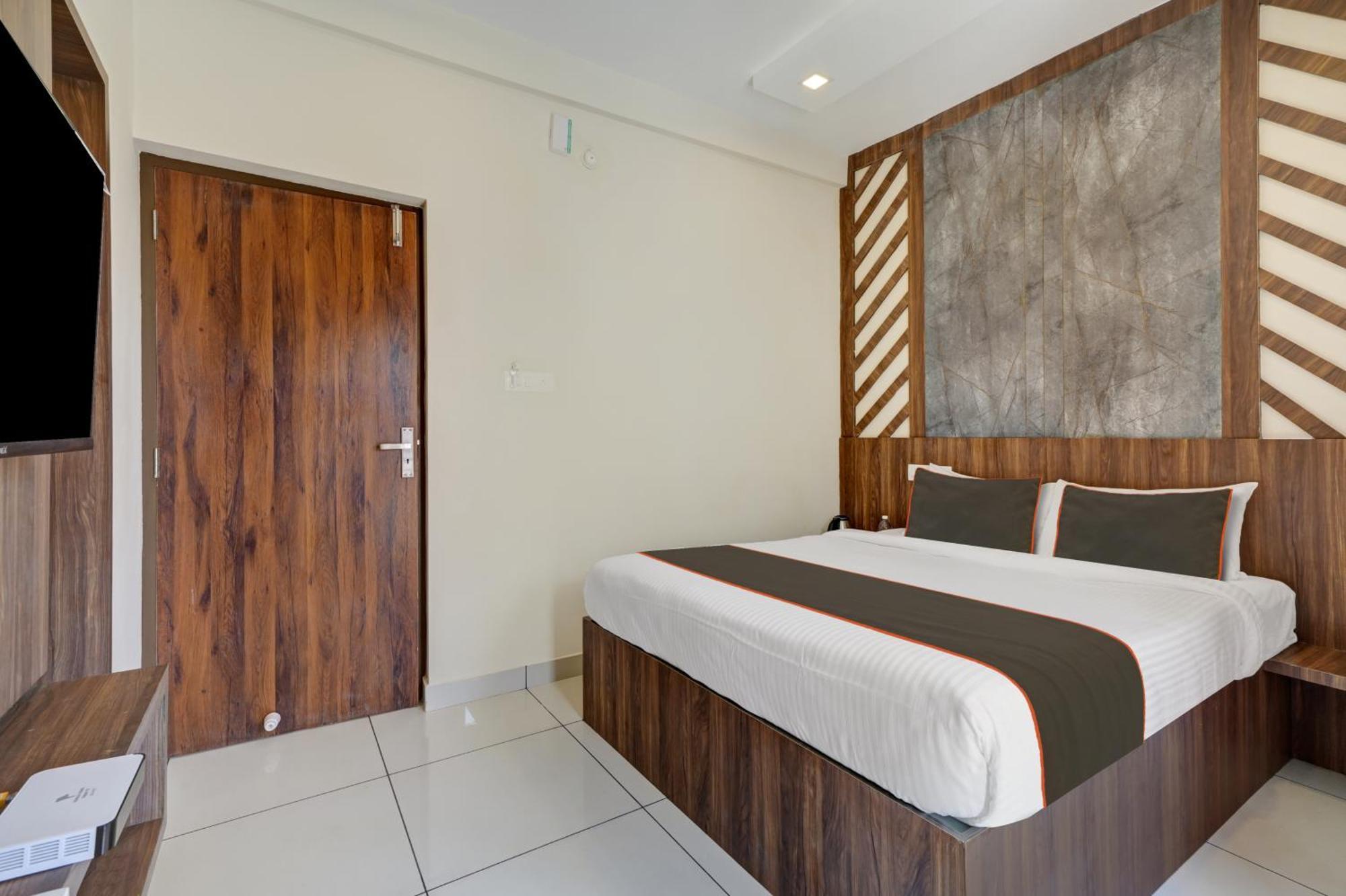 Gypsy Hotel Cusat Kochi Extérieur photo