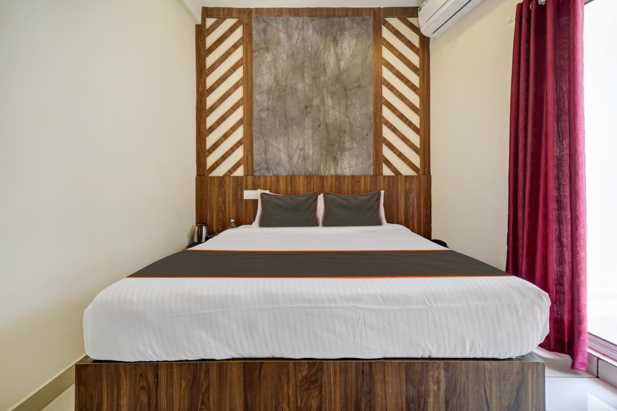 Gypsy Hotel Cusat Kochi Extérieur photo