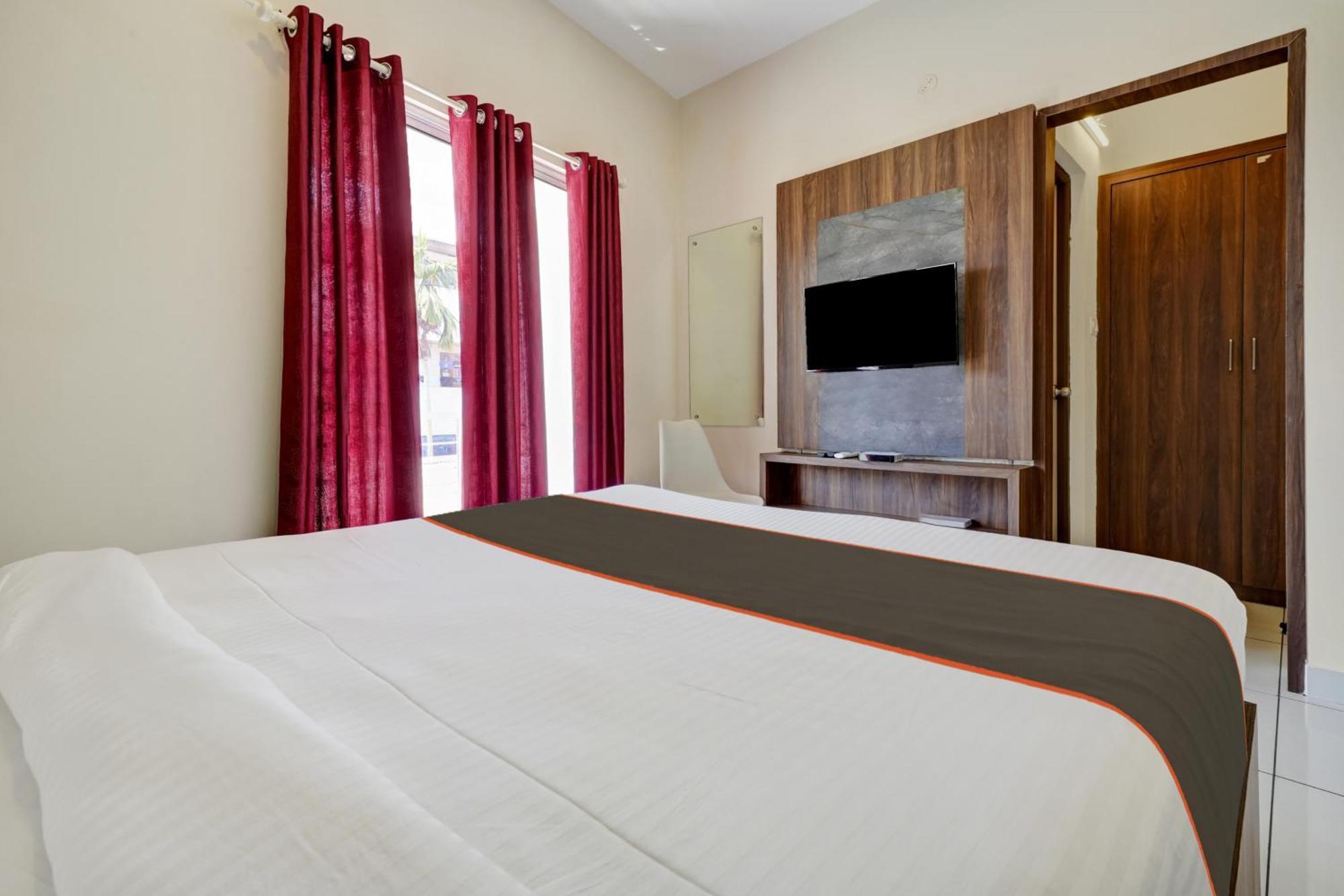 Gypsy Hotel Cusat Kochi Extérieur photo